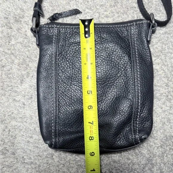 The Sak Black Leather Crossbody Bag – Minimalist Everyday - Picture 5 of 11